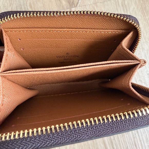 Louis Vuitton Brown Monogram Key Holder - Picture 7 of 10